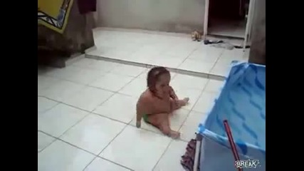 Необикновено хлъзгаво дебеличко бебе! 