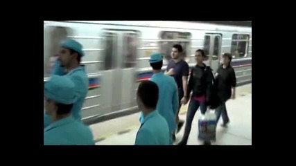 Сини хора по улиците