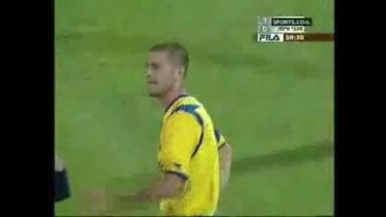 Тъп съдия блъска футболист 