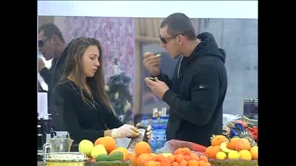 Big Brother 2012 - Боби храни Цеце
