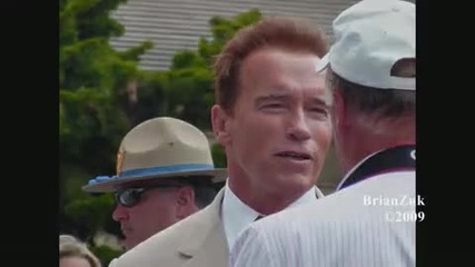 Arnold Schwarzenegger views Bugatti Veyron 