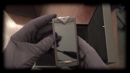 Да разопаковаме: Vertu Constellation Touch Black Neon Orange