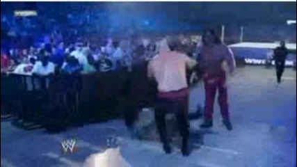 Wwe - Kane attacks the Great Khali on smackdown 7/31/09 -