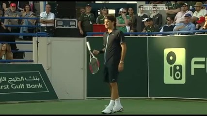 Roger Federer pokazva umeniq s raketata 