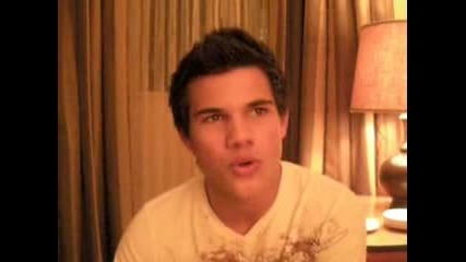 Twilight Exclusive What Taylor Lautner Looks for in a Girl 