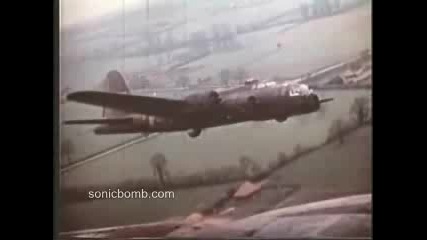B 17 - Летящата Крепост.бомбардировка Над