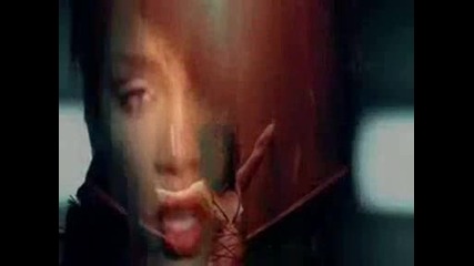 Rihanna - Distrubia + Текст ! 