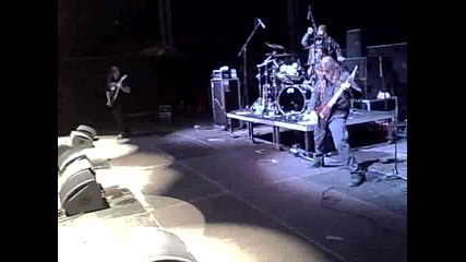Tour Bus - Metal Fest De - Six Feet Under - T.n.t. (crowd is Bangin!!) Video by Superstar Joey Sever 