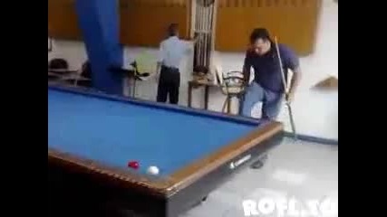 Страхотен билярден трик