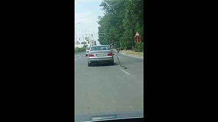 Автомобил с маркуч по улиците на Пловдив