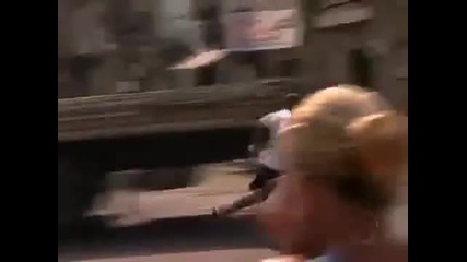 Крадец бяга от полицейска кола 