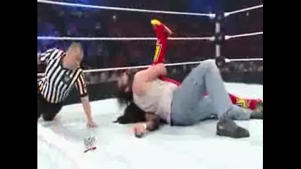 Luke Harper забоде страхотен удар на Kofi Kingston - Wwe Main Event - 3/6/14