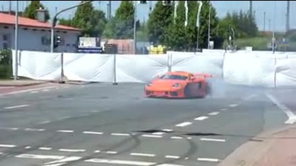 Ето отново Porsche Carrera Gt Burnout