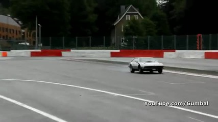 Lamborghini Jarama 400 Gt almost crash + loud accelerations 