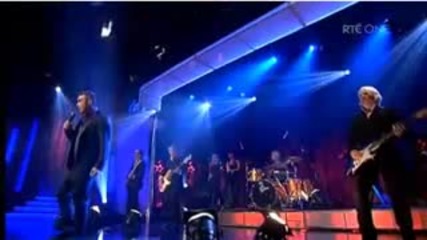 Robbie Williams - Feel (live On The Late Late Show 10.12.2010) 