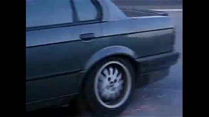 Palenie gumy i drift Bmw E30