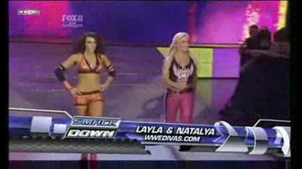 Smackdown 21/08/09 Melina & Maria Vs Natalya & Layla