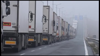 Над 10 километра колони от камиони на Капитан Андреево