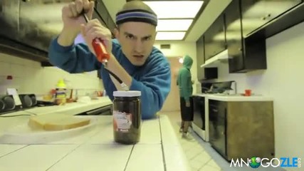 Най - добрият фитнес в кухнята който някога сте виждали :d