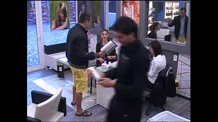 Цветелин проси от салона за красота смях ! Big Brother F 07.04.2010 