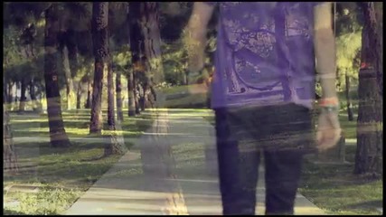 Момичето на 14 този път изпълнява песента на Chris Brown - Next To You