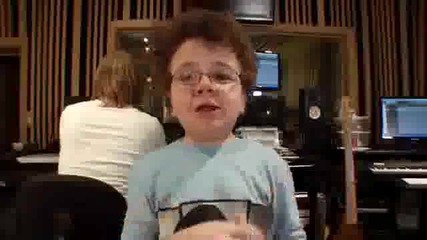 Лудото момче от Нета Keenan Cahill и David Guetta