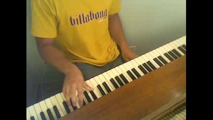 Музиката от филма Хелоуин (1978) изпълнена на пиано
