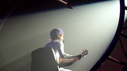 Justin Bieber - Favorite Girl - My World Tour ноживо в Saskatoon 17.09.2010 