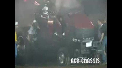Traktor 1000 hp Explosion 