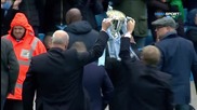 Сити показа спечелената Купа на Лигата пред феновете