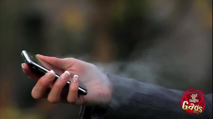 Смях! Експлоадиращ телефон - скрита камера