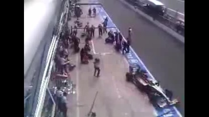Youtube - Horrible accident in Pitstop - F1 Monza Racing Team - Sakon Yamamoto.flv 