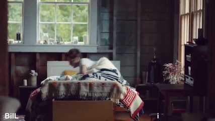 Avril Lavigne - Falling Fast ( Official Video)