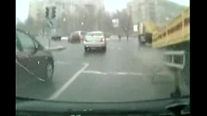 Камион си губи ремаркето 