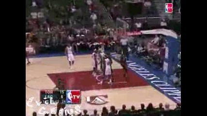 Chris Bosh Elevates In Los Angeles