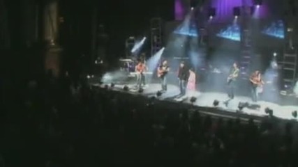 Reik ft. Natalia y La Forquetina - Amarte Duele (en Vivo) (video)