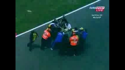 Valentino Rossi Vs Casey Stoner - Assen 2007- Rossi Печели