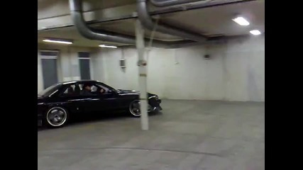 Това е Nissan Silvia S13 . 