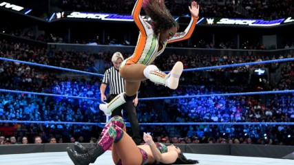 Naomi vs. Peyton Royce: SmackDown LIVE, Aug. 21, 2018