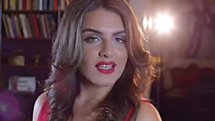 Elma Hadzic - Zivot Je Pred Nama (official Video).mp4