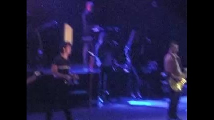 Sos- Jonas brothers live in Manila