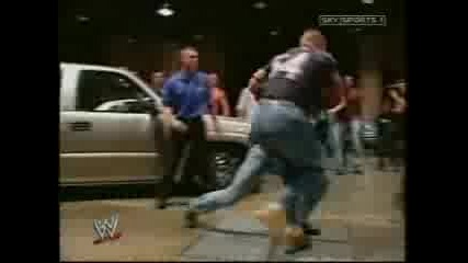 Wwe - Eddie Guerrero & John Cena Се Сбиват На Паркинга