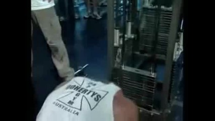 Ronnie Coleman Trains Abs