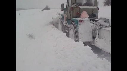 Руски трактор Хтз Т 150к Чисти 1.5 метра сняг 