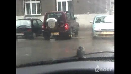 Егати нахалното врабче ;d