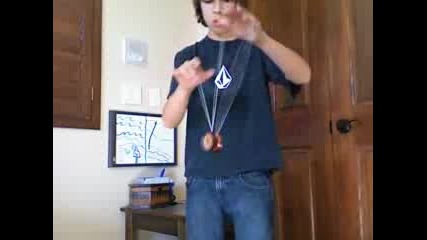 Grant Johnson Fait Du Yo - Yo.