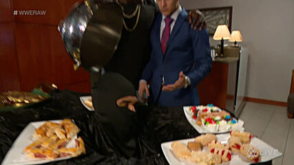 Akira Tozawa interrupts R-Truth’s meal: Raw, September 7, 2020