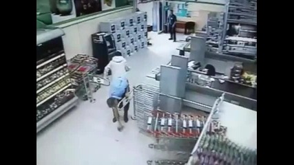 Най-некадърната Охрана в Магазин - Смях