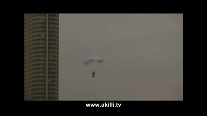 Скок От Най Високия Небостъргач на Света
