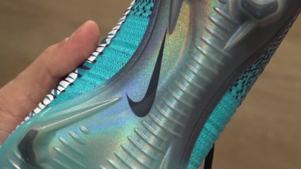 Видео ревю на мъжки футболни обувки Nike Mercurial Superfly V Fg